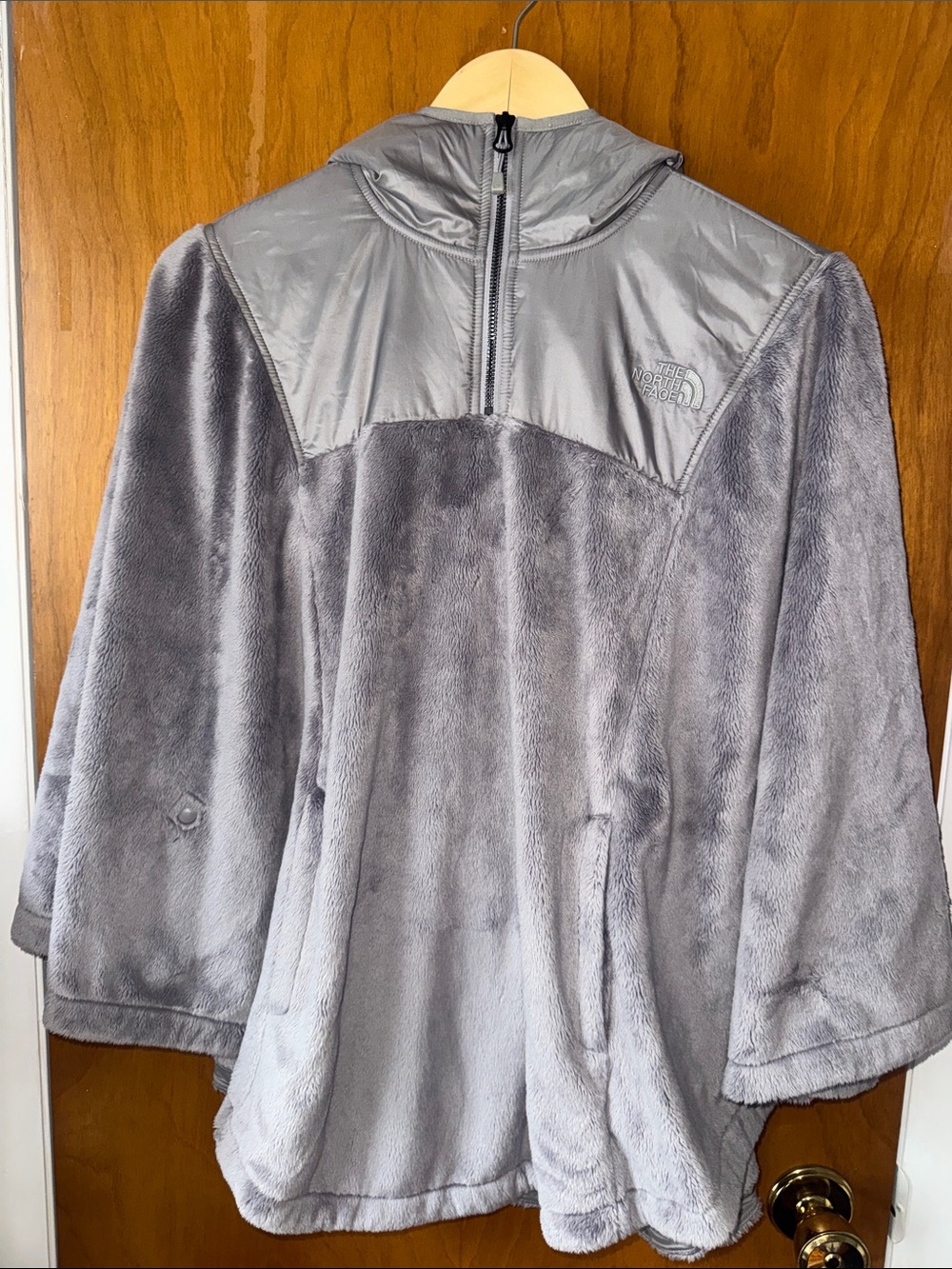 The North Face | Fleece Poncho Gray 1/4 Zip with Pockets Women’s S
